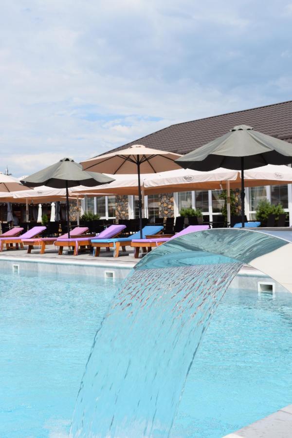 Relax Complex Hotel Boryspil Ngoại thất bức ảnh